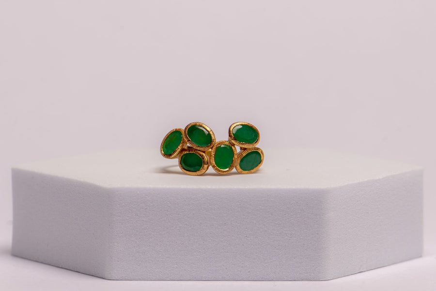 Luxurious Green Emerald and Apatite Ring